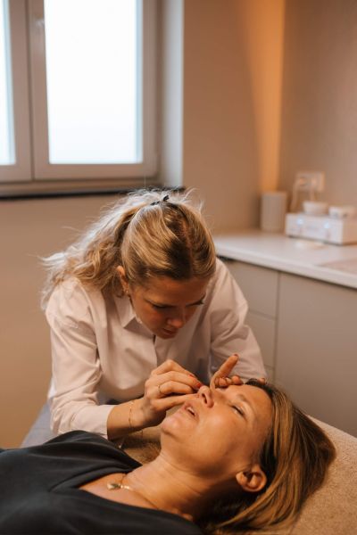 Wenkbrauwen en wimpers